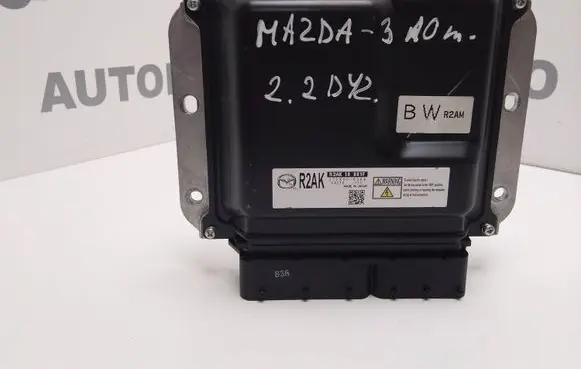 Mazda 3 II Engine control unit/module 2758008384 R2AK18881F