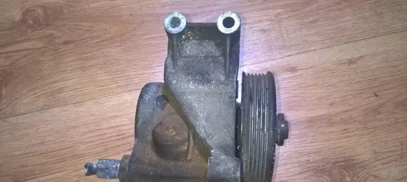 Renault Scenic I Power steering pump 7846075