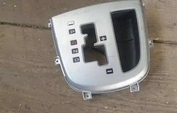 Hyundai Santa Fe Gear shifter surround trim plastic 846482B000