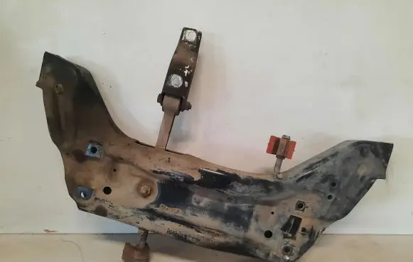 Volkswagen Polo IV 9N3 Front subframe 6Q0199347