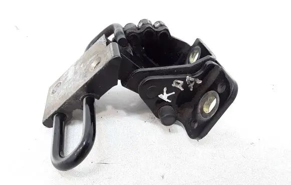Audi A6 S6 C6 4F Front door lower hinge 8E0831411B
