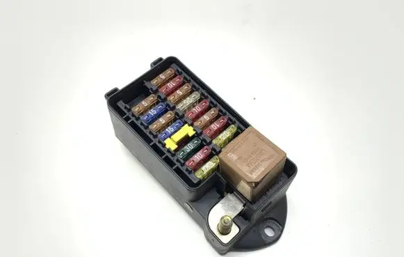 Jaguar XK8 - XKR Fuse module LJB2800AA 518215009