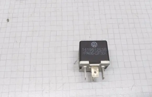 Skoda Octavia Mk2 (1Z) Other relay 141951253B