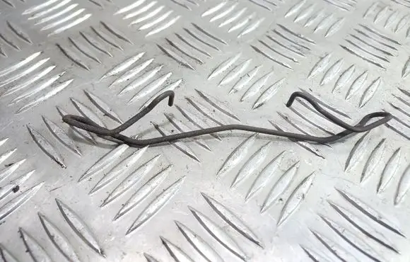 Ford Kuga I Front brake pad spring 
