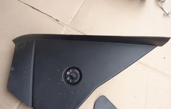 Dashboard side end trim