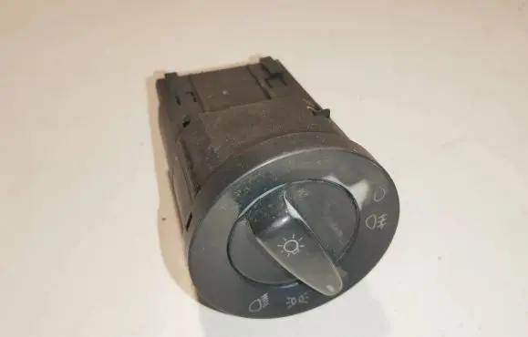 Volkswagen Golf IV Light switch 1C0941531A C1AT1309