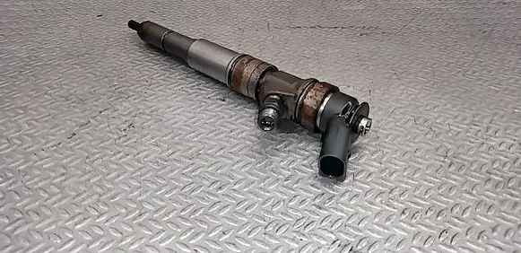 BMW 5 E60 E61 Fuel injector 0445110212 7794652
