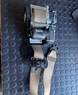 BMW 7 F01 F02 F03 F04 Front seatbelt 010L0000 623743100