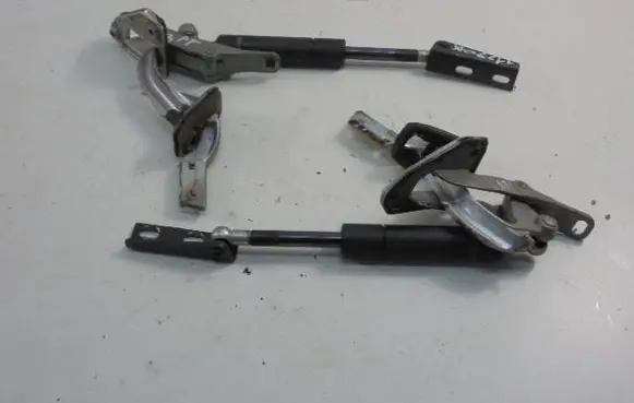 Volvo S70 V70 V70 XC Tailgate/trunk/boot hinge 9187315