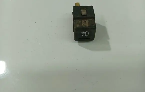Opel Astra F Fog light switch 90228201