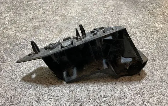 Ford Focus Front bumper mounting bracket JX7B17D958