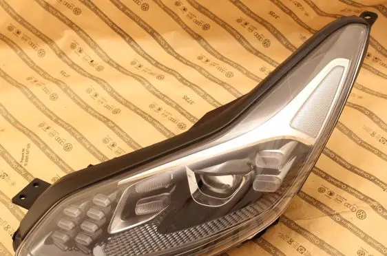 KIA Sportage Headlight/headlamp 92101F1500