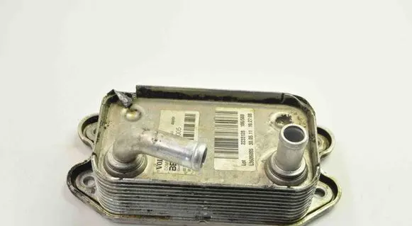 Volvo S70 V70 V70 XC Engine oil radiator L3606005
