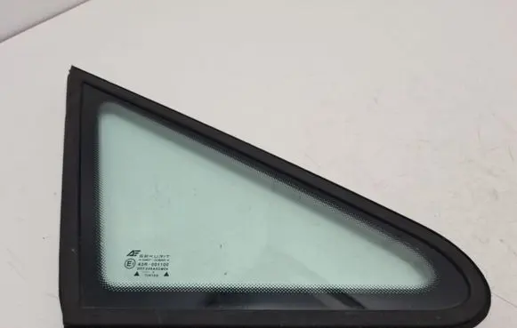Ford Galaxy Front triangle window/glass 