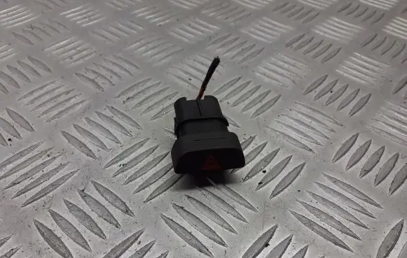 Ford Focus Hazard light switch 4M5T-13A350-AC