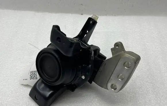 Suzuki Vitara (LY) Engine mount bracket 1161074S00
