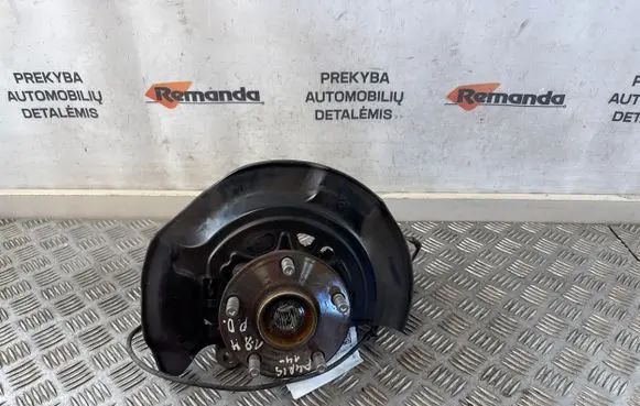 Toyota Auris E180 Front wheel hub F56R5