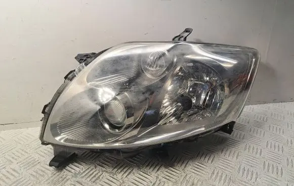 Toyota Auris 150 Headlight/headlamp 8117002510 89901952
