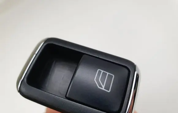 Mercedes-Benz C W204 Electric window control switch A2048707358