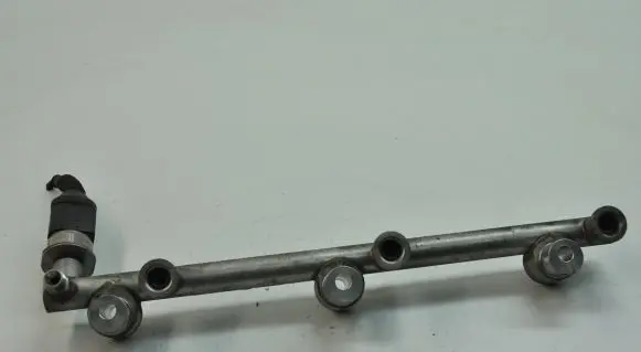Volkswagen Touareg I Fuel main line pipe 03C906051D