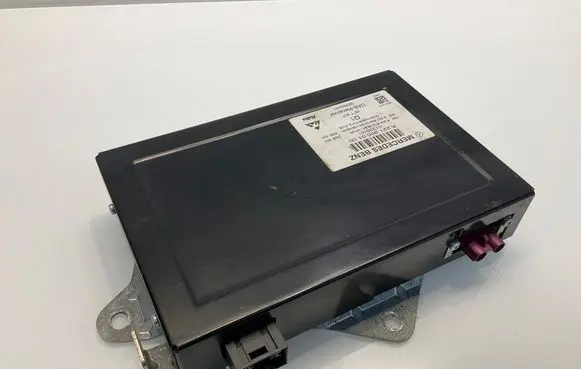Mercedes-Benz E C207 W207 Antenna control unit A2219000100 A2048703694 A2219020400