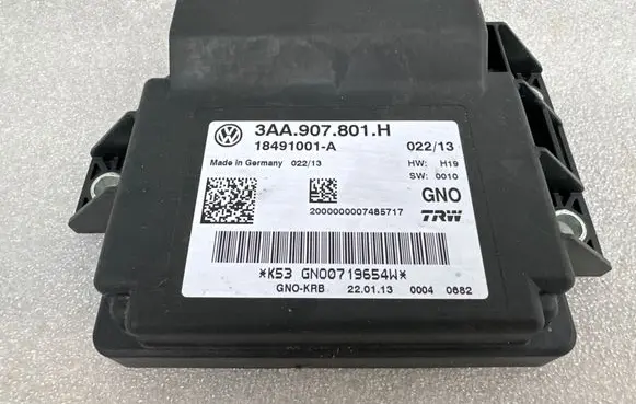 Volkswagen PASSAT B7 Hand brake control module 3AA907801H 18491001A GN00719654W