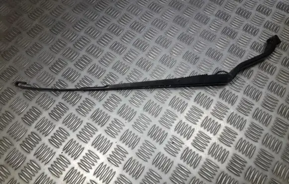 Volvo V50 Front wiper blade arm 30698251