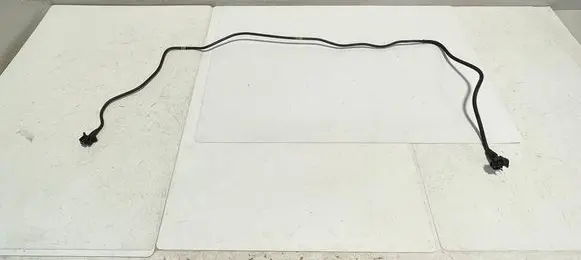 Engine coolant pipe/hose
