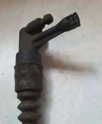 Volkswagen PASSAT B5 Clutch master cylinder 8E0721257A