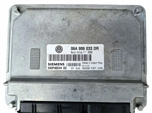 Volkswagen Touran I Engine control unit/module 06A906033DR
