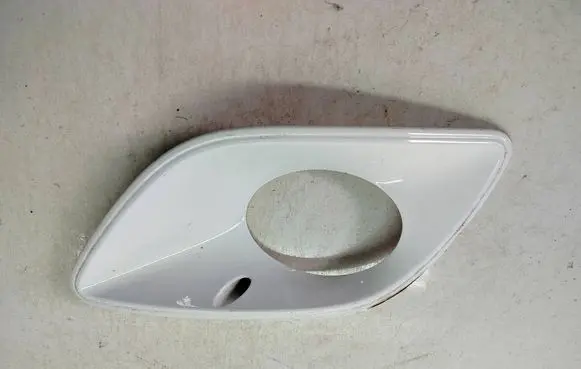 Mercedes-Benz Sprinter W907 W910 Front fog light trim/grill 9108854400