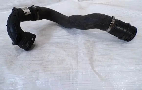 Opel Astra J Intercooler hose/pipe 13345556