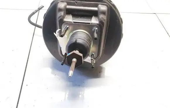 Ford C-MAX II Brake booster FV682B195AD