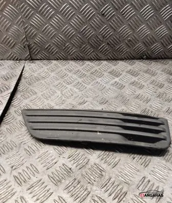Ford Focus Front bumper lower grill 4m5119953be