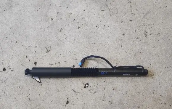BMW X3 G01 Tailgate strut 7397322