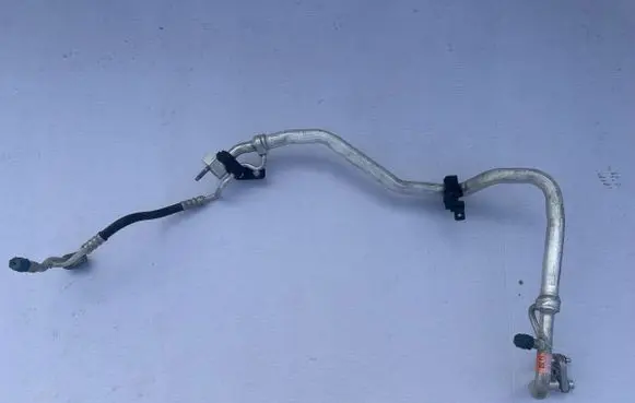 Ford Kuga II Air conditioning (A/C) pipe/hose