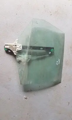 Rear door manual window regulator