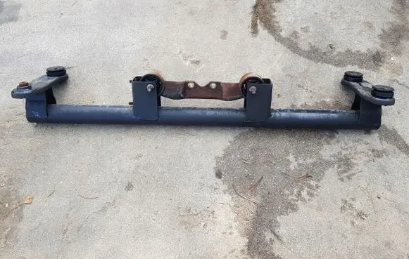 Mitsubishi L400, Space Gear Gearbox mounting bracket 