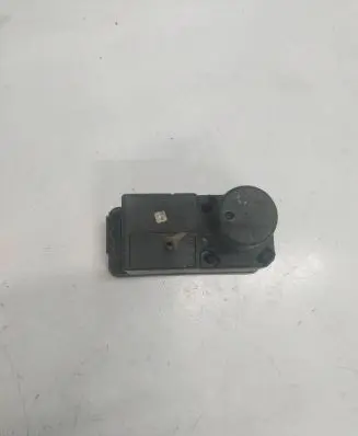 Volkswagen Golf III Central locking vacuum pump 1H0962257