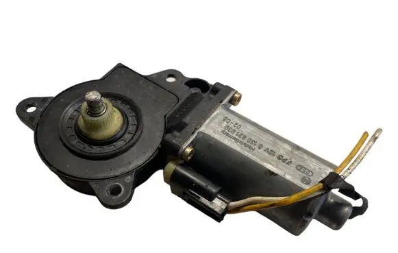 Ford Fusion Front door window regulator motor 0130821939
