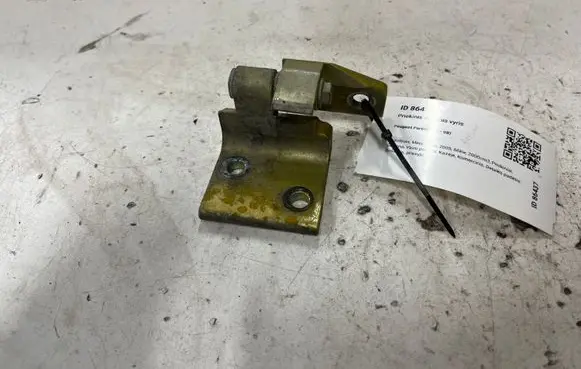 Peugeot Partner Front door lower hinge 