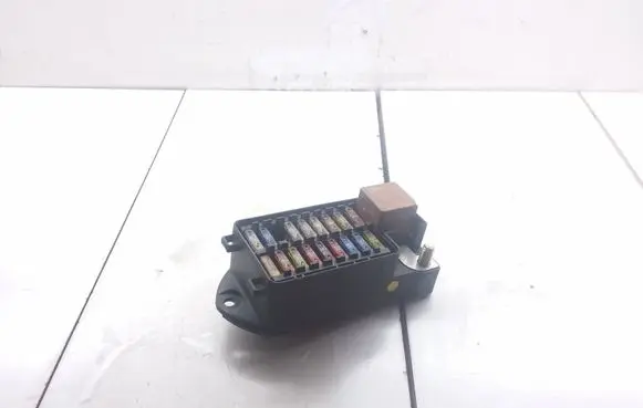 Jaguar XJ X308 Fuse module LNC2800CC