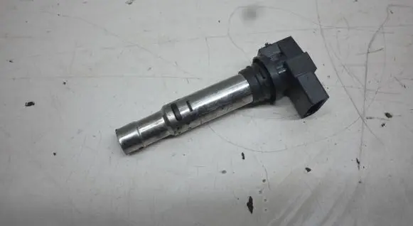 Volkswagen Tiguan High voltage ignition coil R0401S00400