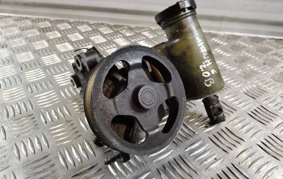 Mazda 6 Power steering pump