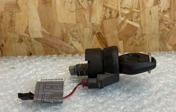 BMW 5 E60 E61 Ignition lock 6943850