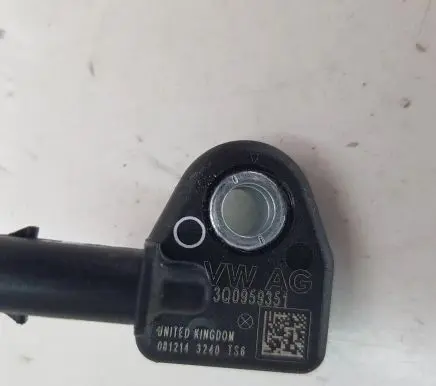 Volkswagen PASSAT B8 Airbag deployment crash/impact sensor 3Q0959351