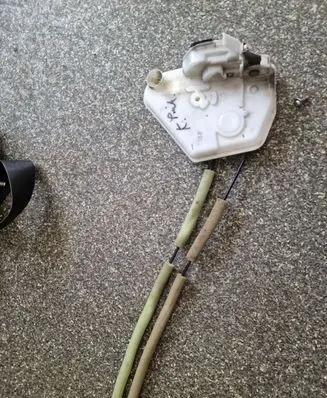 Mazda CX-5 Front door lock