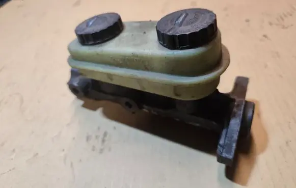 Chrysler Grand Voyager II Master brake cylinder 