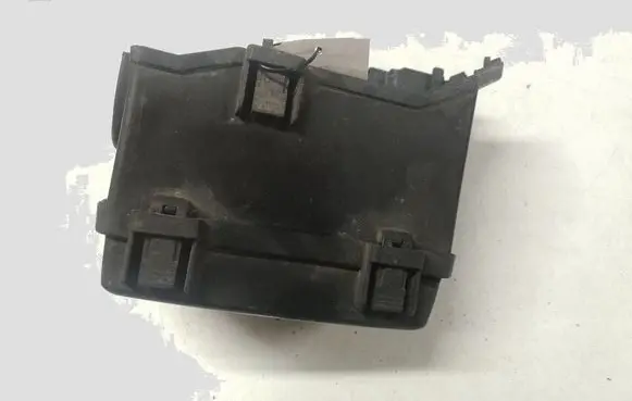 Volvo V70 Fuse box cover 8645259 9452548