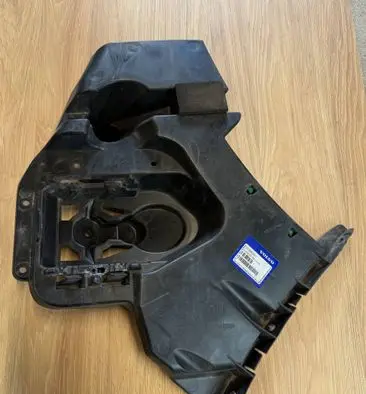 Volvo V40 Rear bumper mounting bracket 31395103